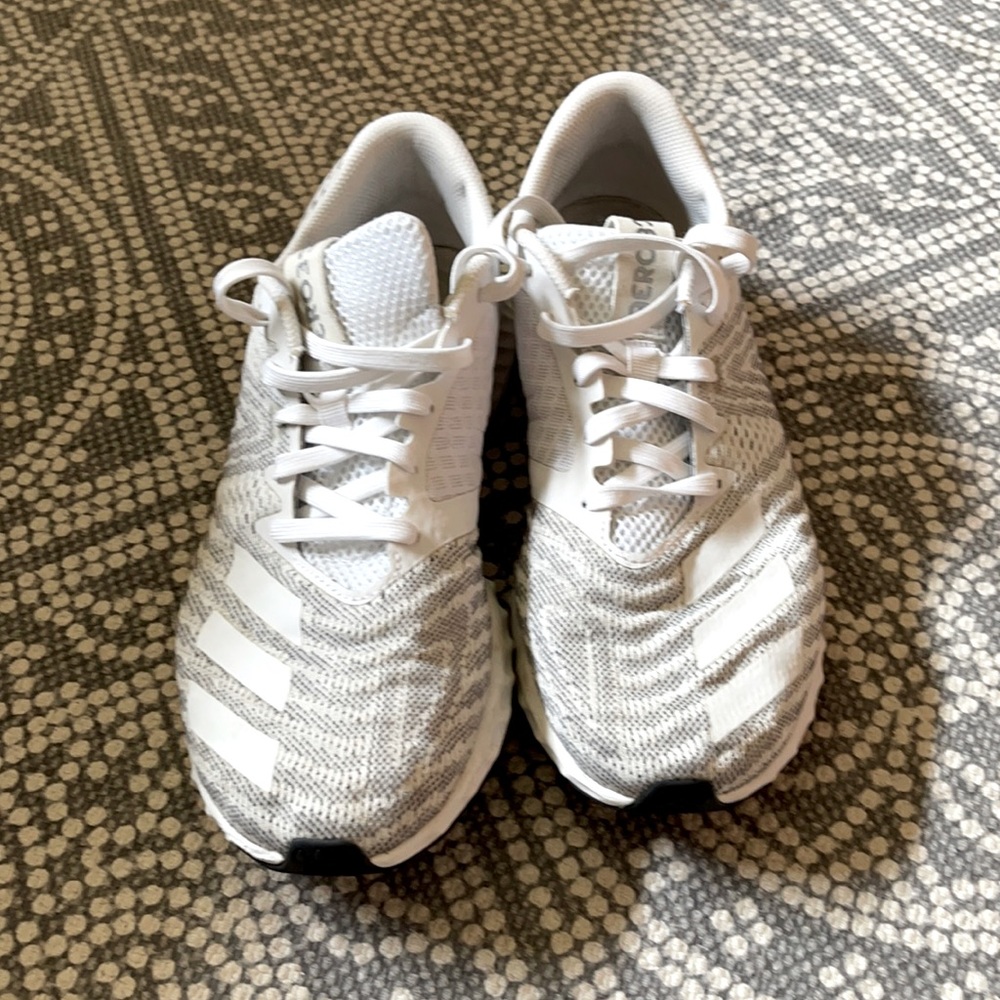 Adidas aero bounce pr